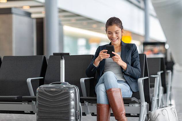 girl-in-airport