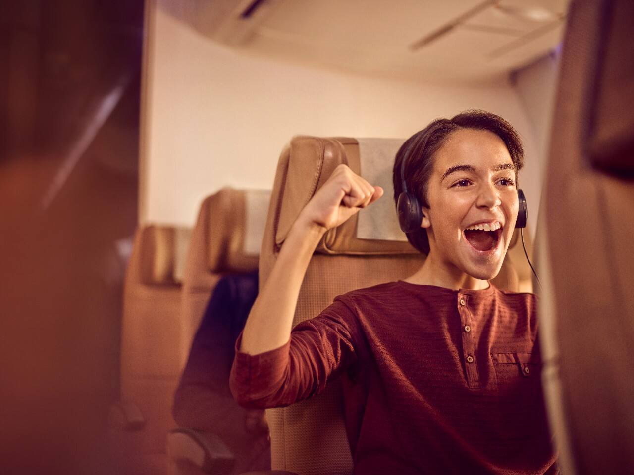 crew-facemask-guest-food