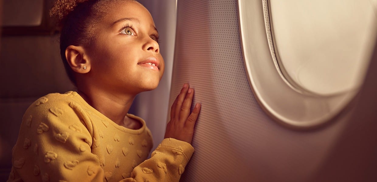 kid travelling alone